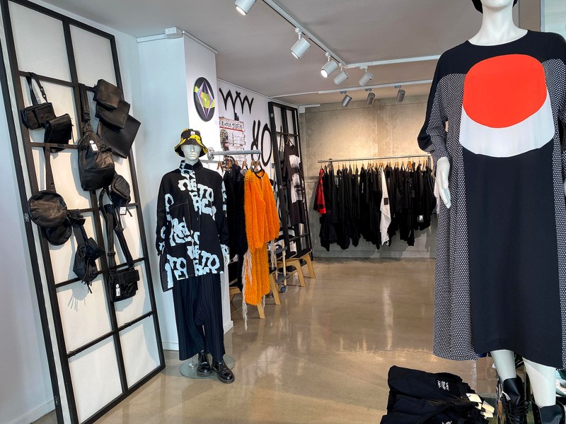 Studio Grundahl er et slow fashion-brand, som ikke går op i, hvad der er på mode.