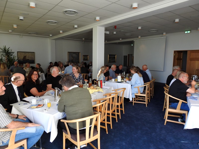 Der var mødt 50 medlemmer til Morgenmødet i Hirtshals Handel og Erhverv.