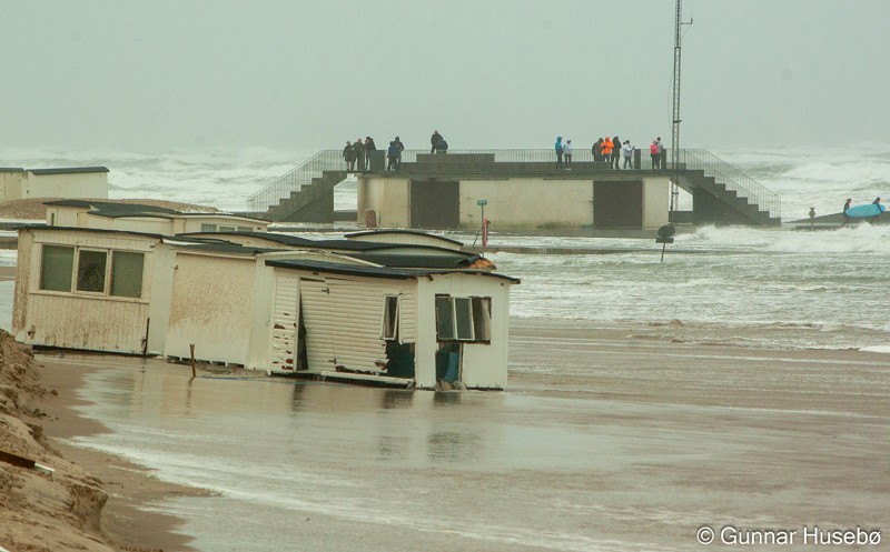 Flere af Løkkens badehuse blev slemt påvirket af stormen Hans