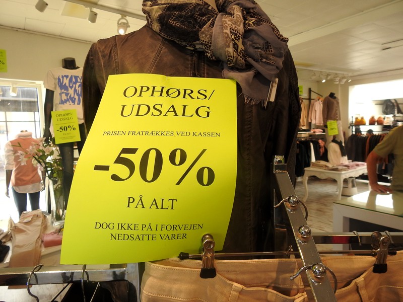 Uniq i Hirtshals har 50% på alt i butikken.