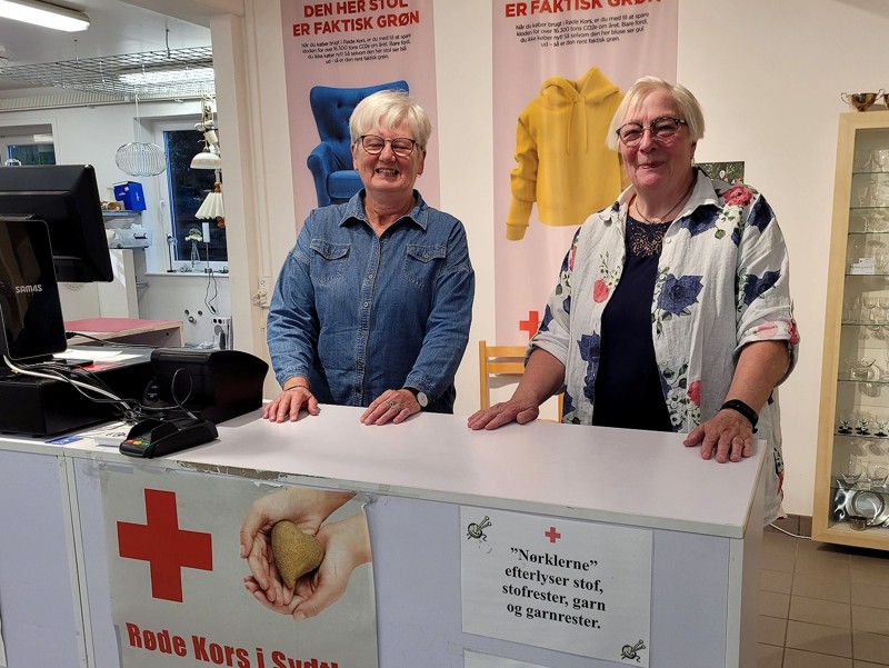 Næstformand Bodil Wulf Larsen,tv, og formand Kirstine Christensen håber, at Røde Kors i Sydthy kan skaffe frivillige til at starte et familienetværk.